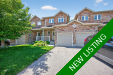 Holly Townhouse Condominium for sale:  2 bedroom 979 sq.ft. (Listed 2025-09-01)